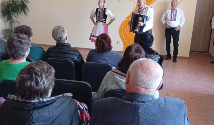 Október- mesiac úcty k starším 2025